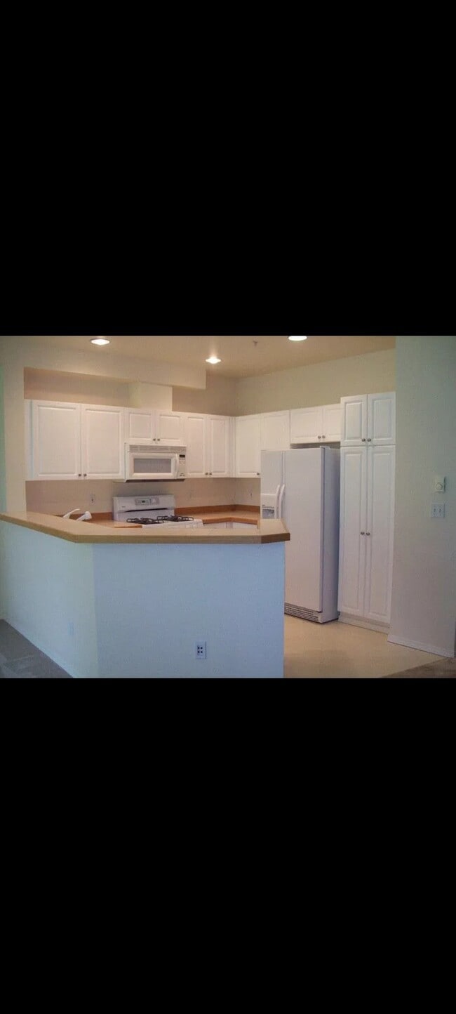 Building Photo - 12530 Admiralty Way