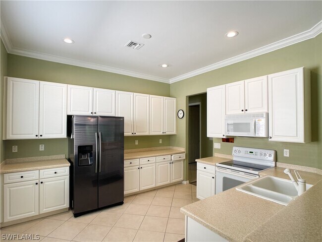 Building Photo - 2128 Oxford Ridge Cir