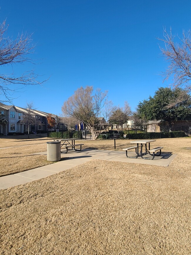 Building Photo - 3080 Peyton Brook Dr