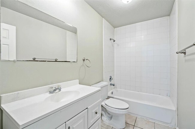 Building Photo - 9710 Clifton Park Dr