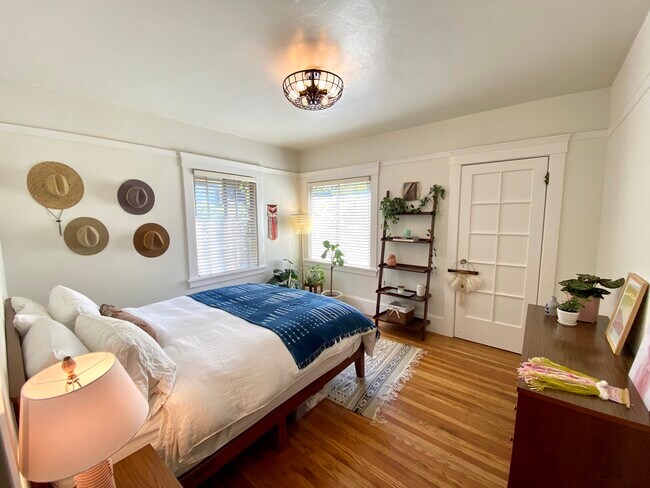 Foto del edificio - 6021 Harwood Ave