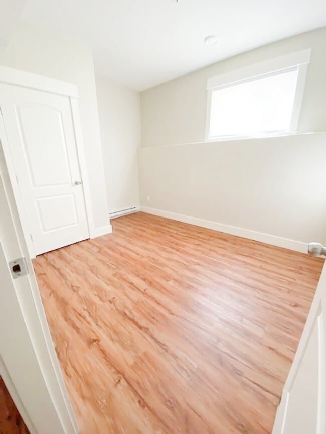 Building Photo - 9113 101 Ave