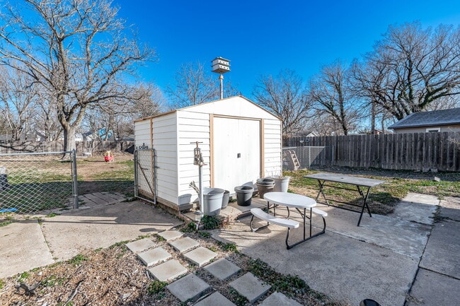 Foto del edificio - 3604 W Central Ave