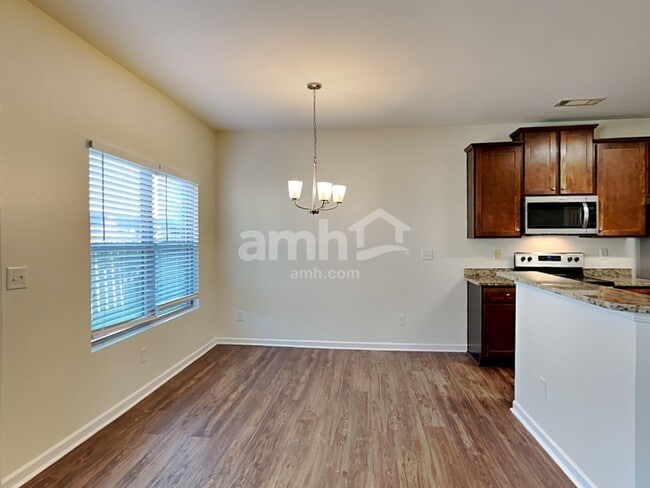 Building Photo - 1240 Faye Ct