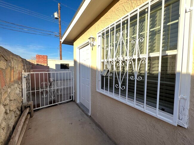 Foto del edificio - 2713 Fir St