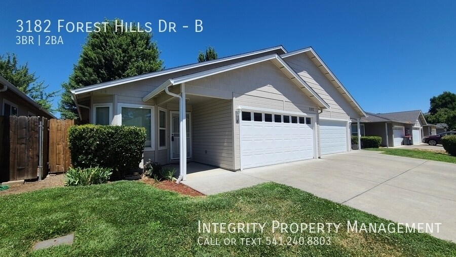 Foto principal - 3182 Forest Hills Dr