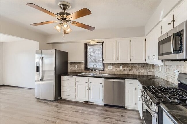Building Photo - 16691 N Hillcrest Ct, Eden Prairie, MN, 55346