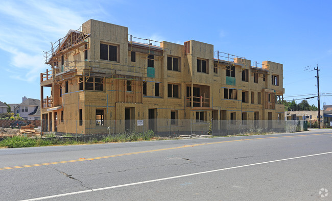 Building Photo - Centerville Station