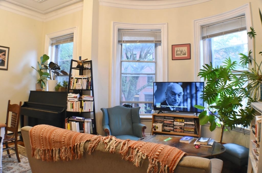 Foto principal - 12 E Springfield St