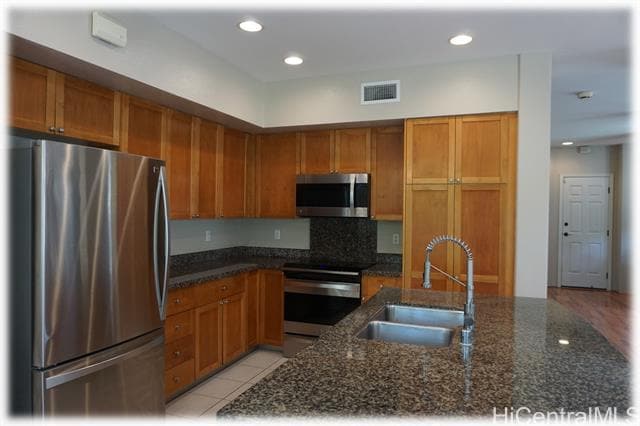 Building Photo - 580 Lunalilo Home Rd