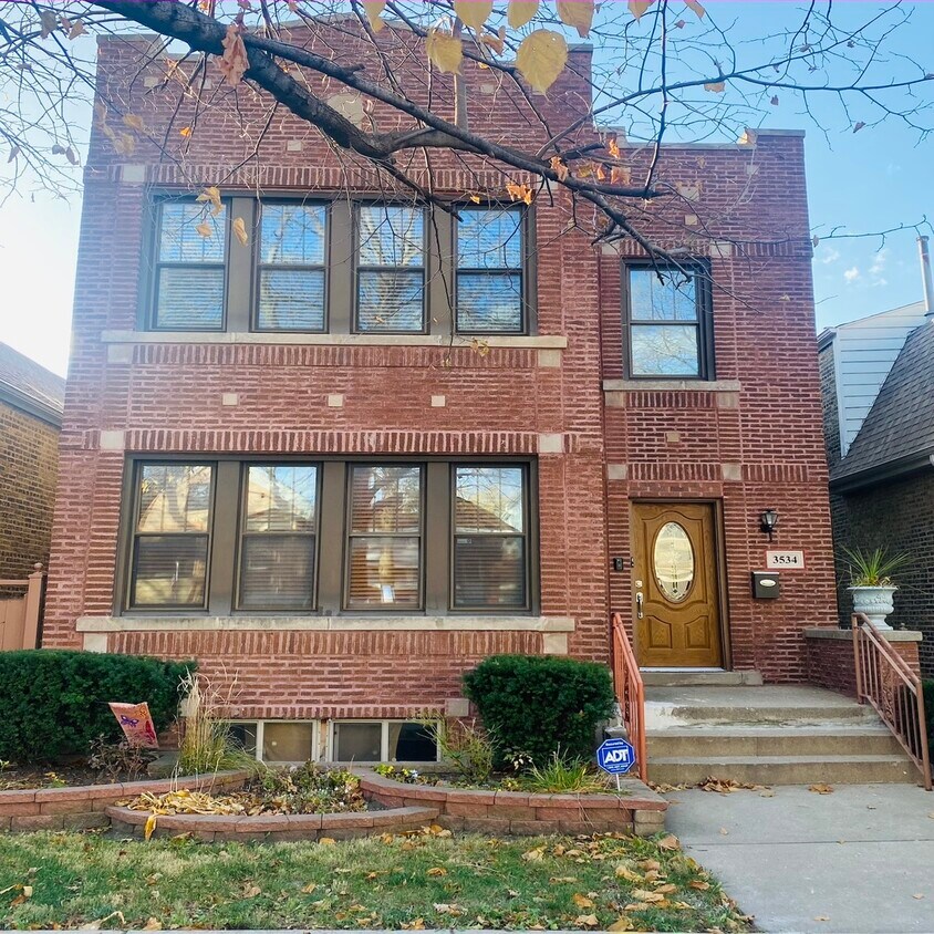 3534 S Seeley Ave Unit 2, Chicago, IL 60609 Apartment for Rent in Chicago, IL