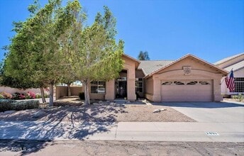Building Photo - 2933 E Verbena Dr
