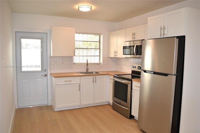 Foto del edificio - 1645 SW 7th St
