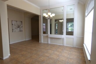 Building Photo - 123 N Acacia Park Cir