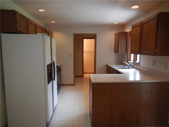 Building Photo - 996 Timber Creek Ln