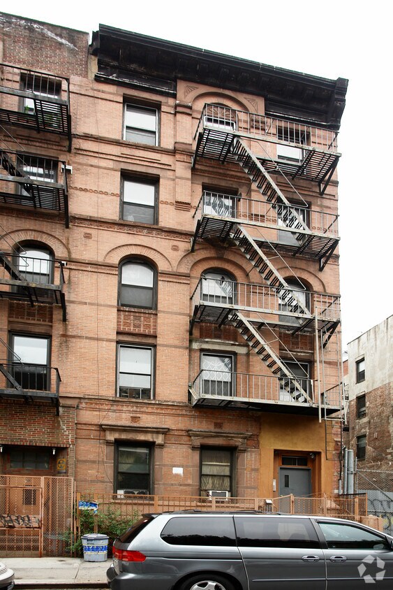Foto del edificio - 213 Henry St