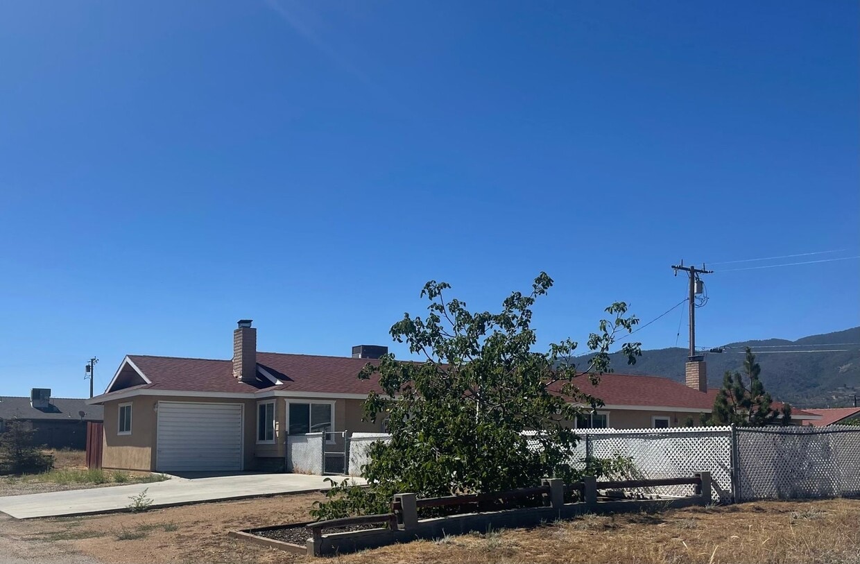 Primary Photo - 21620 Golden Hills Blvd