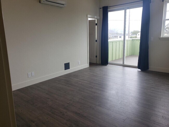 Foto del edificio - 555 Poplar St