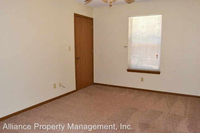 Building Photo - 820 Moro St