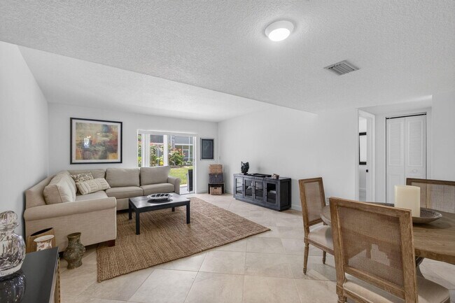 Foto del edificio - 18081 SE Country Club Dr