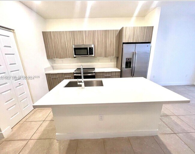 Foto del edificio - 9083 NW 159th St