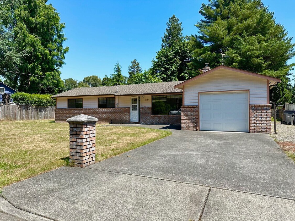 Foto principal - Charming 3 Bed 1 Bath Rambler in Juanita, ...