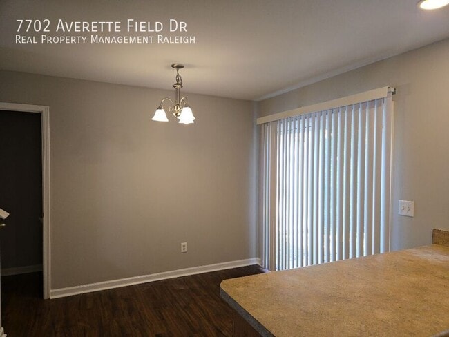 Foto del edificio - 7702 Averette Field Dr
