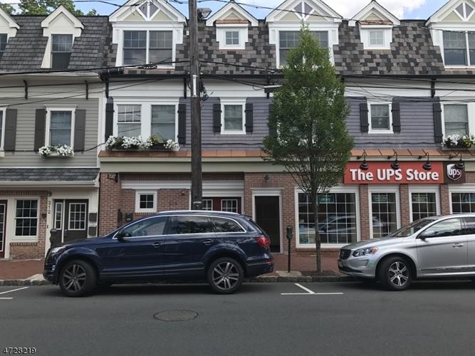 Primary Photo - 208 Lenox Ave