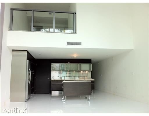 Primary Photo - 2 br, 2 bath Condo - 6000 Collins Ave Impr...