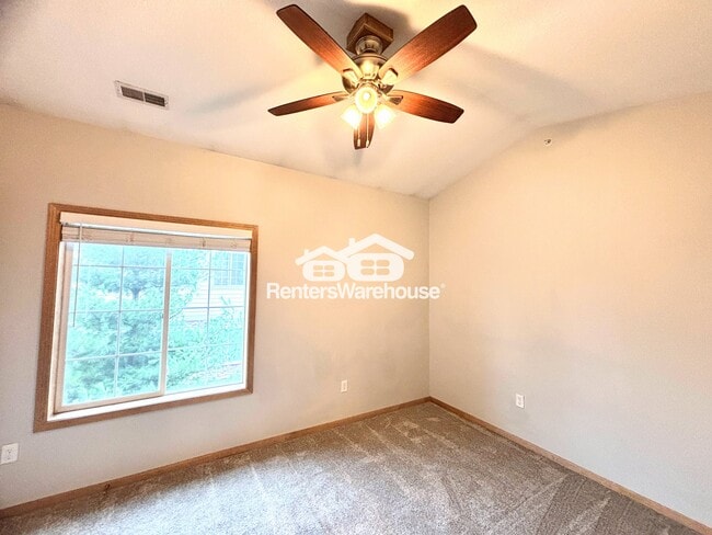 Foto del edificio - 2000 Meadow Ct