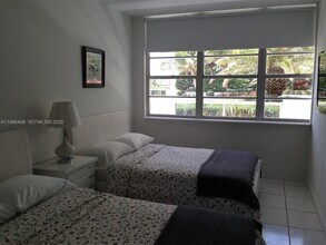 Building Photo - 100 Lincoln Rd