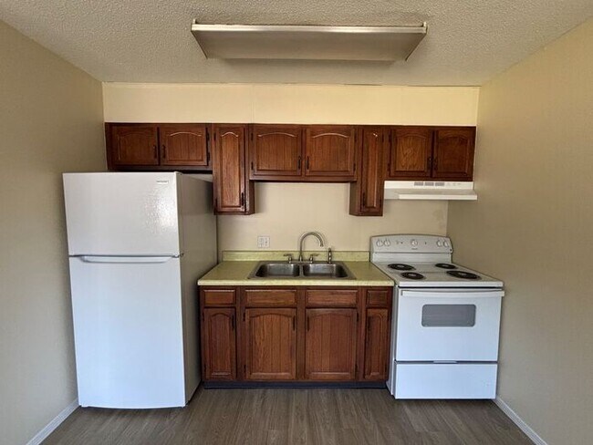 Building Photo - One-bedroom apartment located near Honey Creek Mall and restaurants