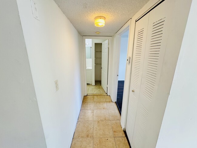 Foto del edificio - 1068 Benoist Farms Rd