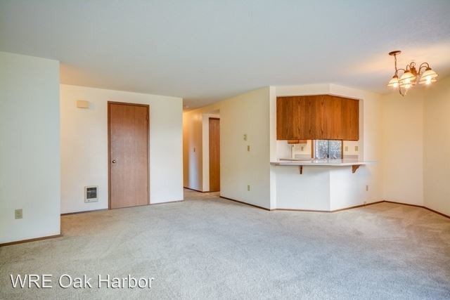 Building Photo - 1152 SW Kaleeton Loop