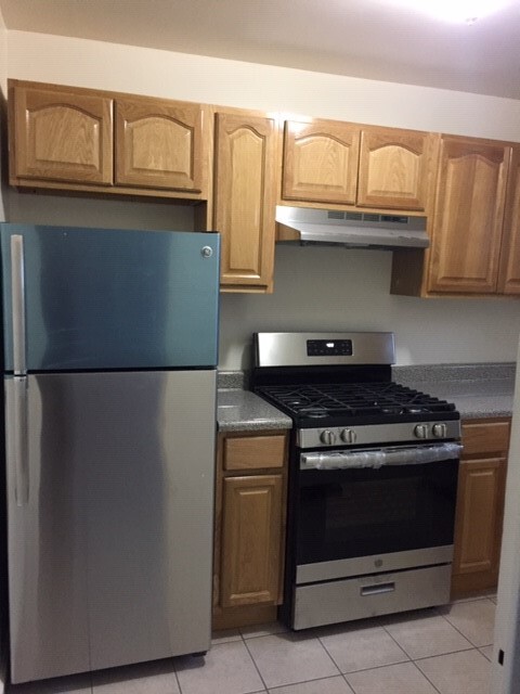 KITCHEN - 11 Westview Ave