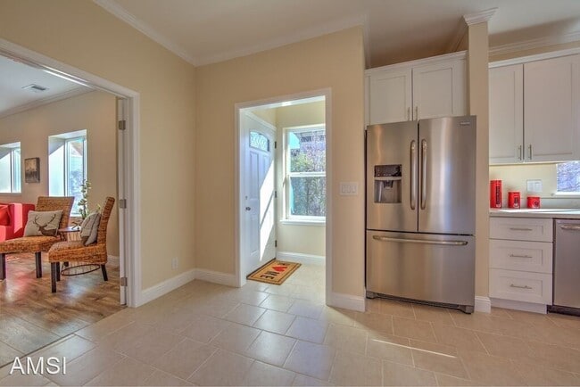 Building Photo - 4 br, 3 bath House - 962 16th Street