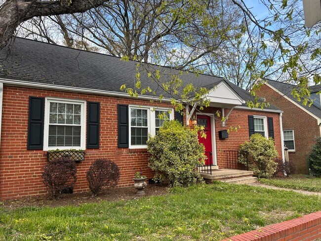 Building Photo - West End - Colonial Place