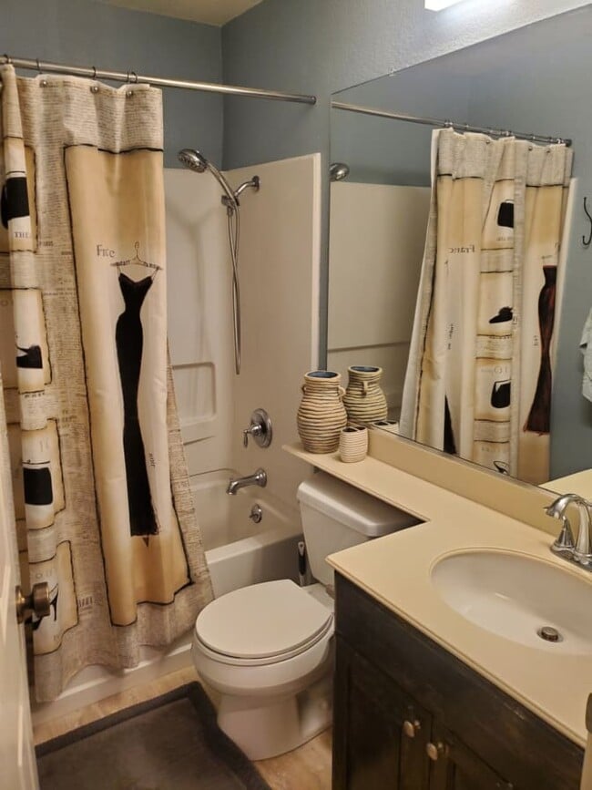 Building Photo - 6224 Paseo Encantada