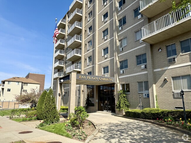Building Photo - 6 New Ln
