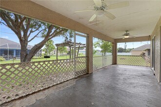 Building Photo - 127 SW 11th Terrace