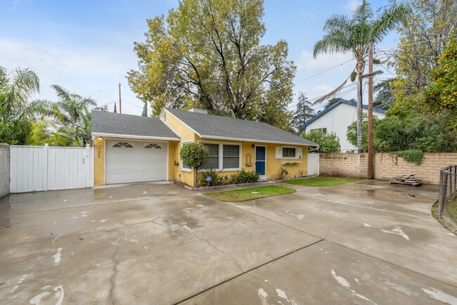 Building Photo - 17646 Tulsa St