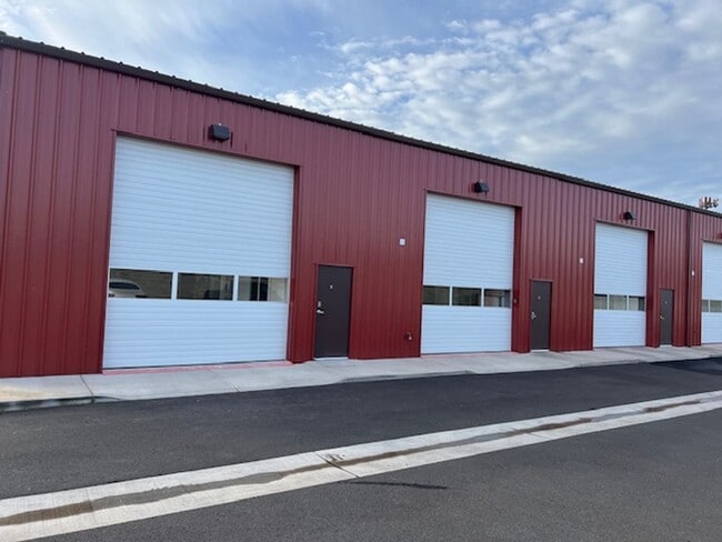 Building Photo - 967 Lawnsdale Rd