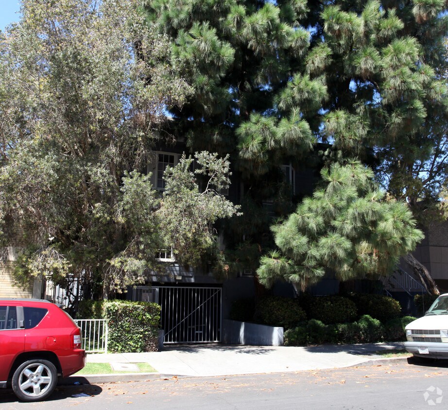 Building Photo - 1541 Stoner Ave