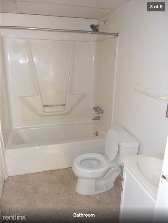 Building Photo - 4 br, 2 bath Apartment - 310 Beakes St 2