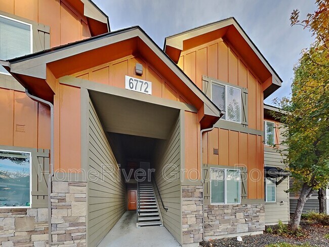 Building Photo - 6772 Irving St W