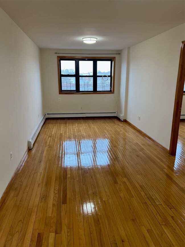 Building Photo - 144-48 28th Ave