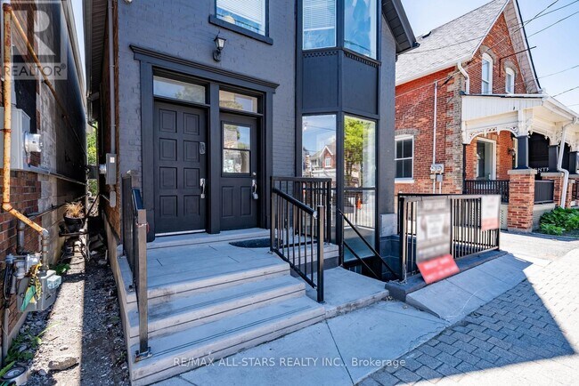 Photo du bâtiment - 6395 Main St