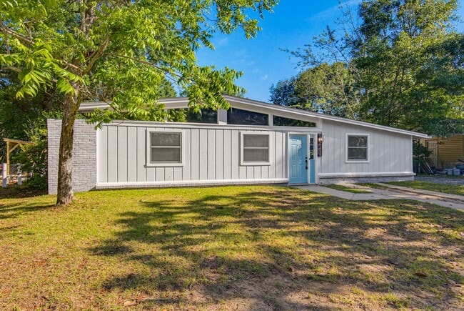 Building Photo - 908 Rock Creek Ave