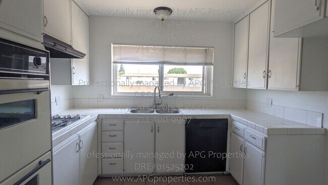 Foto del edificio - 1850 W Greenleaf Ave