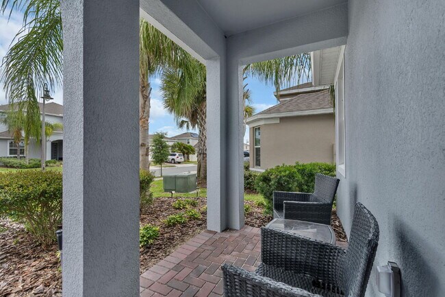 Foto del edificio - Modern 4BR Home in Davenport | Open Floor Plan | Granite Countertops